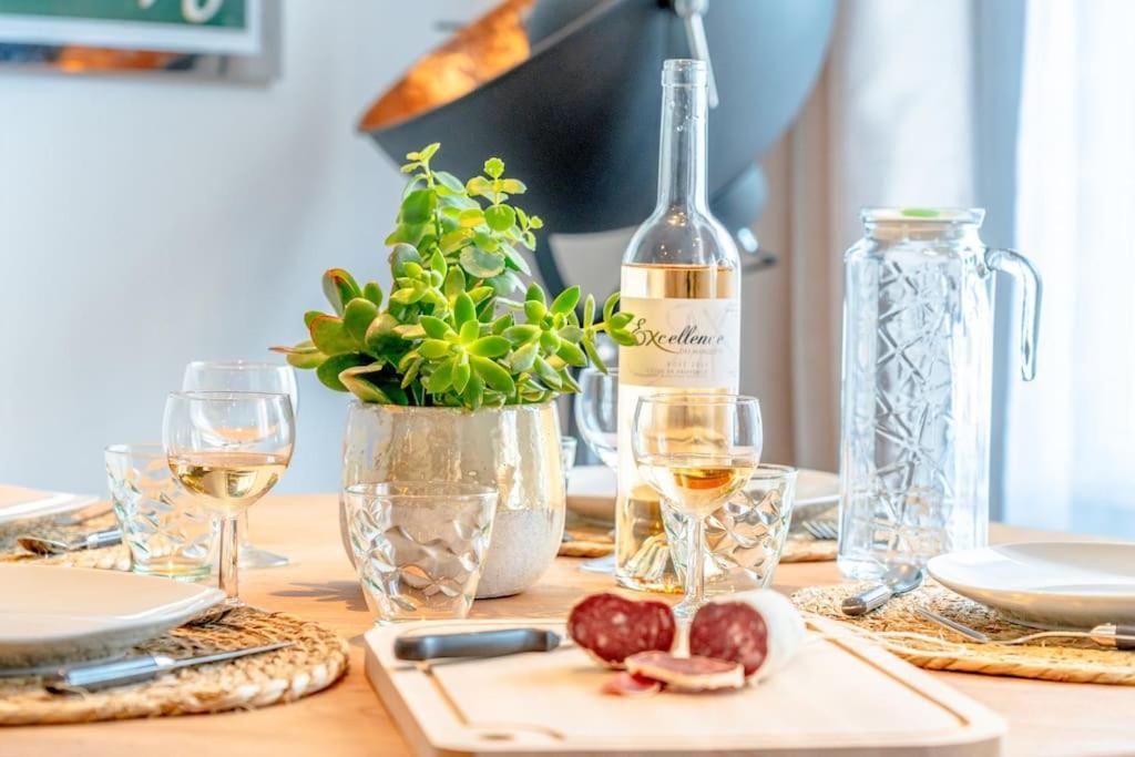 Superbe Appartement Neuf, Climatise Centre Village Le Plan-de-la-Tour Exteriör bild
